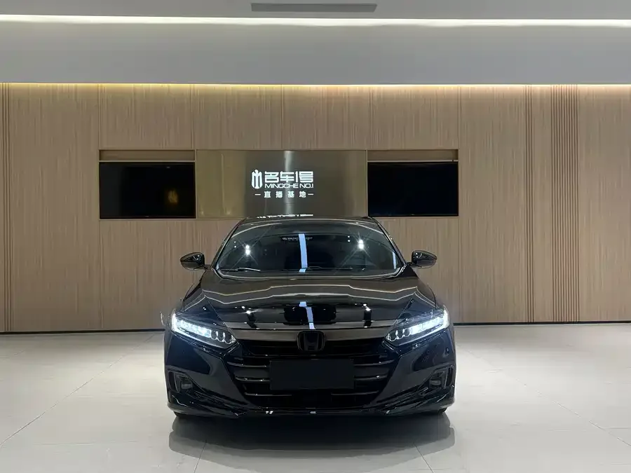 Honda Accord 2022 Accord 260TURBO Fantasy Night Premium Edition 2022 — миниатюра 3