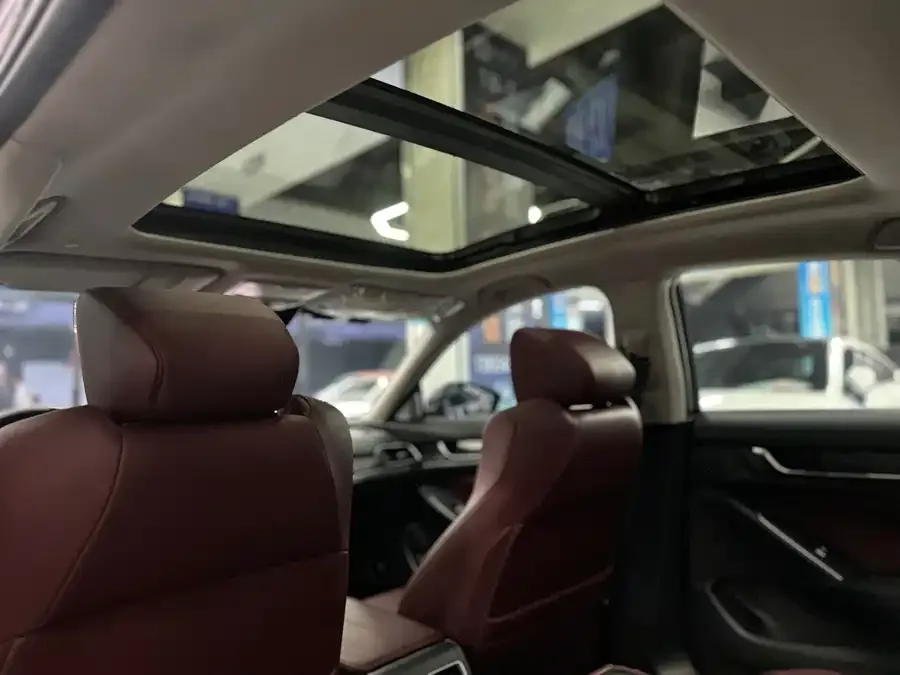 Honda Accord 2022 Accord 260TURBO Fantasy Night Premium Edition 2022 — миниатюра 5