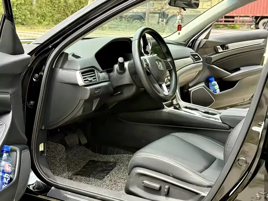 Honda Accord Accord 2022 260TURBO Deluxe Edition 2022 — миниатюра 3