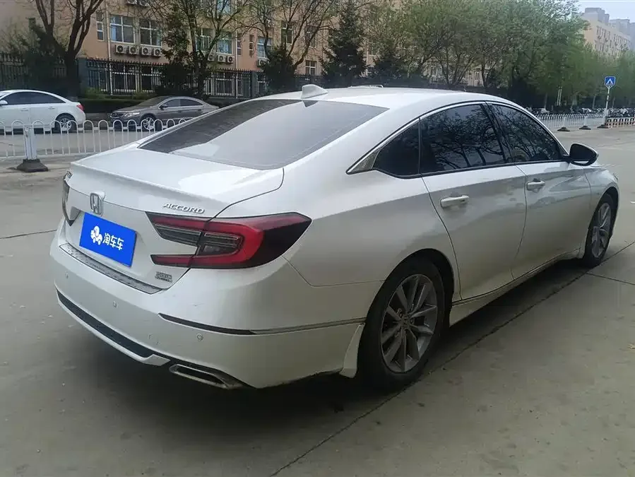 Honda Accord Accord 2022 260TURBO Deluxe Edition 2023 — миниатюра 3
