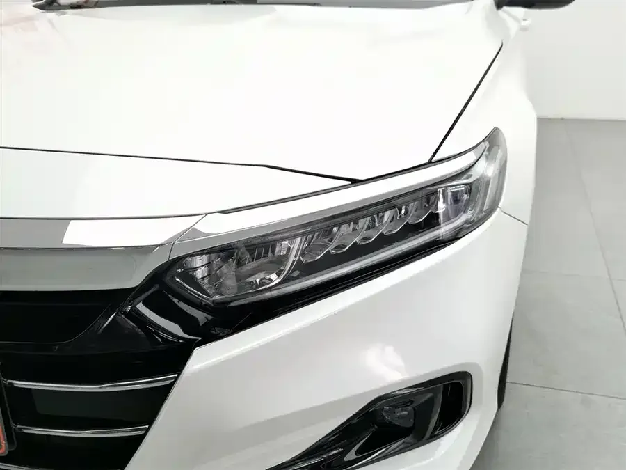 Honda Accord Accord 2022 260TURBO Deluxe Edition 2022 — миниатюра 4