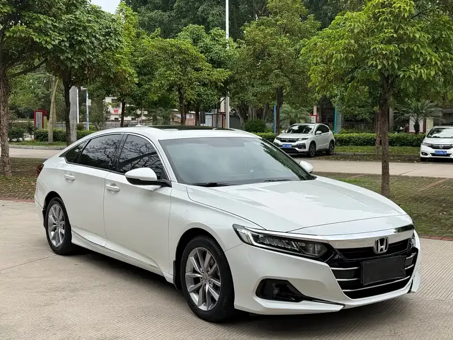 Honda Accord Accord 2022 260TURBO Deluxe Edition 2022 — миниатюра 3