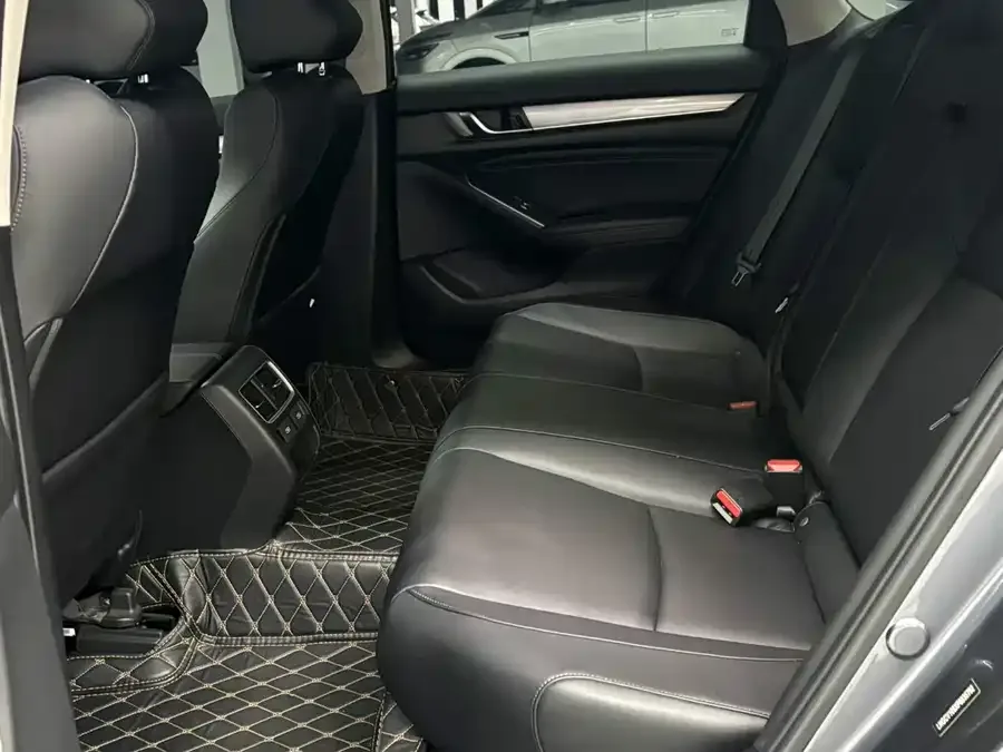 Honda Accord Accord 2022 260TURBO Deluxe Edition 2022 — миниатюра 2