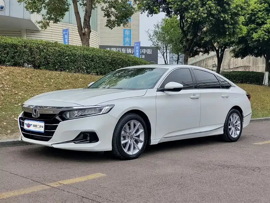 Honda Accord Accord 2022 260TURBO Deluxe Edition 2023 — фото 1, купить с доставкой в Москву