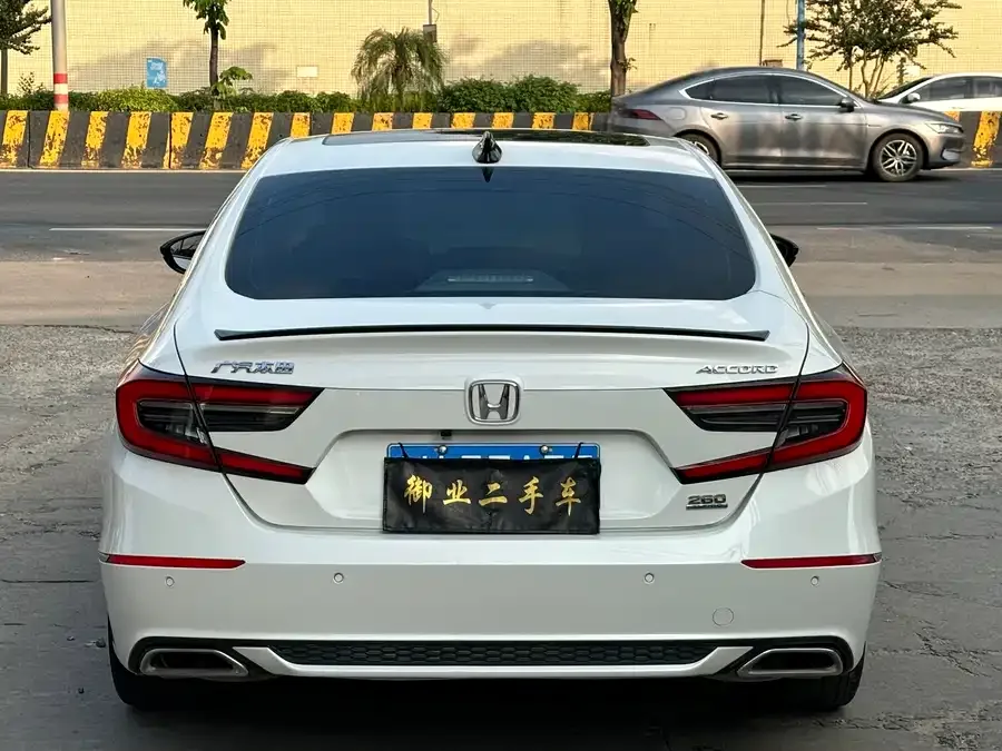 Honda Accord 2022 Accord 260TURBO Fantasy Night Premium Edition 2023 — миниатюра 4