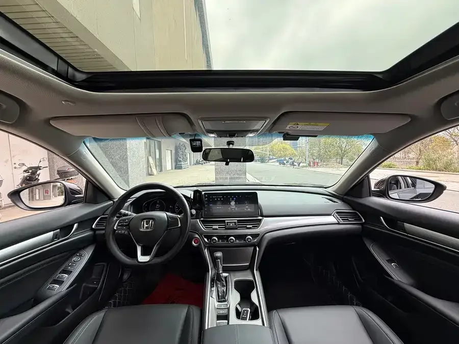 Honda Accord Accord 2022 260TURBO Deluxe Edition 2022 — миниатюра 4