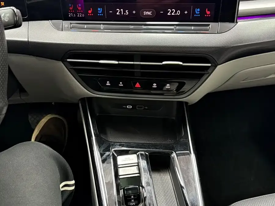 Volkswagen Lamando Lingdu 2022 Lingdu L 280TSI DSG Super Hot Flagship Edition 2022 — миниатюра 3