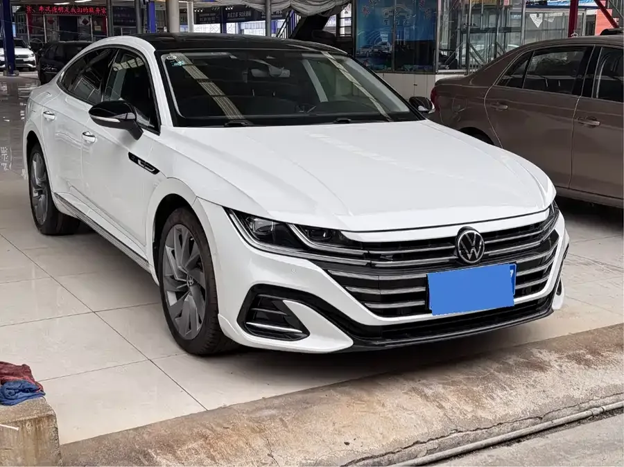 Volkswagen FAW- CC FAW-Volkswagen CC 2023 380TSI Eye-catching Edition 2023 — миниатюра 3