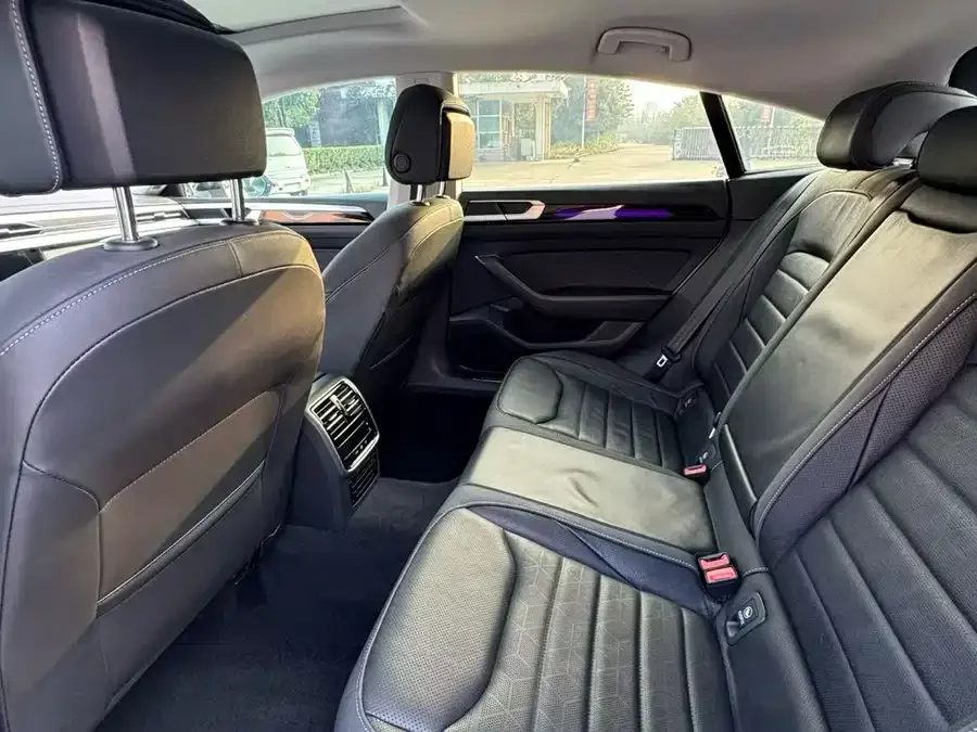 Volkswagen FAW- CC FAW-Volkswagen CC 2023 380TSI Eye-catching Edition 2023 — миниатюра 5
