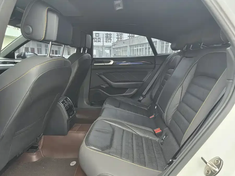 Volkswagen FAW- CC FAW-Volkswagen CC 2023 380TSI Eye-catching Edition 2023 — миниатюра 3