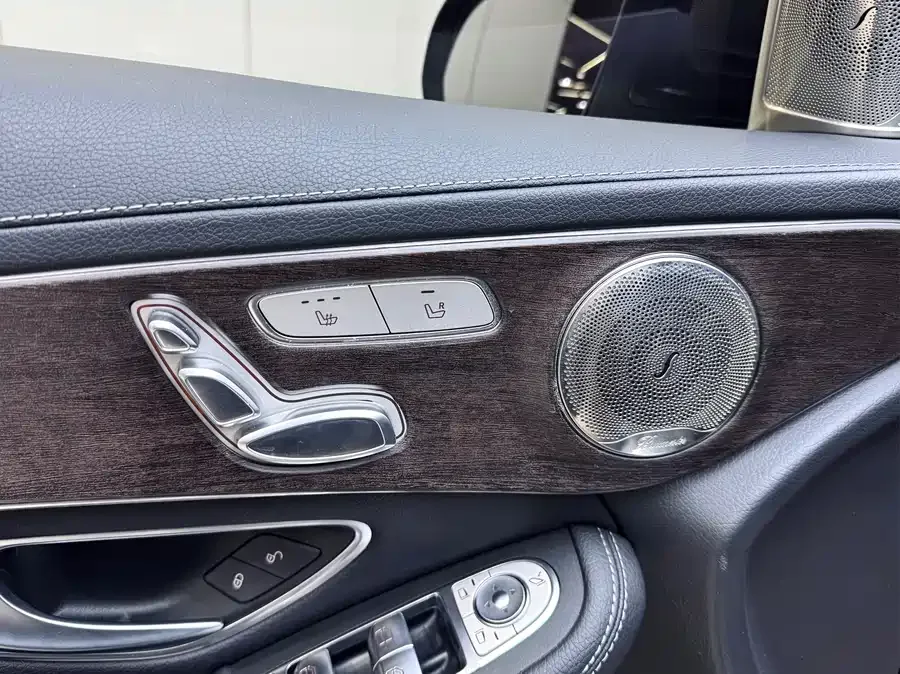 Mercedes-Benz GLC-Class Mercedes-Benz GLC 2022 Model 3 GLC 260 L 4MATIC Dynamic 2022 — миниатюра 5