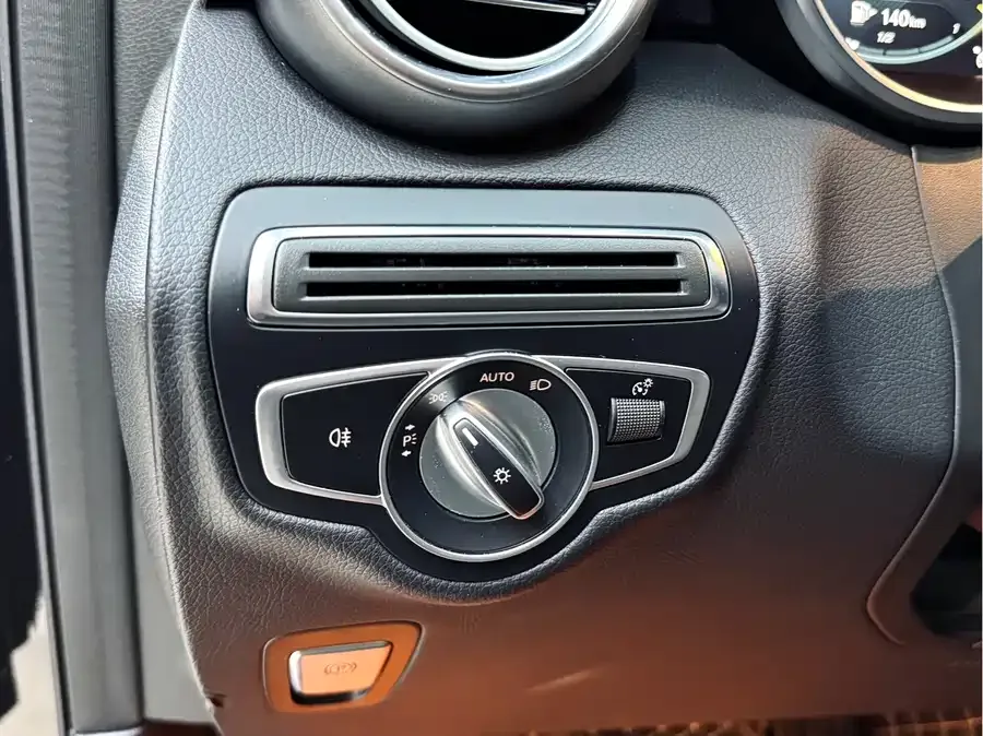Mercedes-Benz GLC-Class Mercedes-Benz GLC 2022 Model 3 GLC 260 L 4MATIC Dynamic 2022 — миниатюра 4