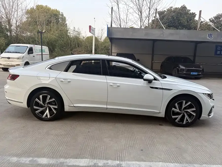 Volkswagen FAW- CC FAW-Volkswagen CC 2021 330TSI Dazzling Edition 2022 — миниатюра 4
