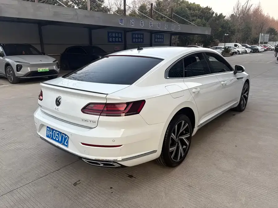 Volkswagen FAW- CC FAW-Volkswagen CC 2021 330TSI Dazzling Edition 2022 — миниатюра 5