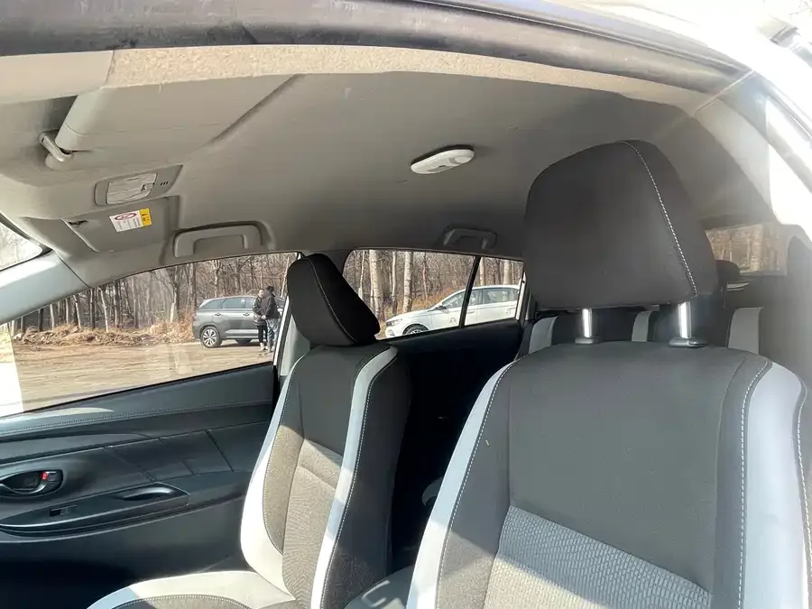 Toyota YARiS L YARiS L 2022 YARiS X 1.5L CVT Leading PLUS Edition 2022 — миниатюра 4