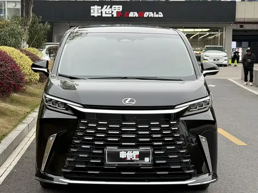 Lexus LM 2024