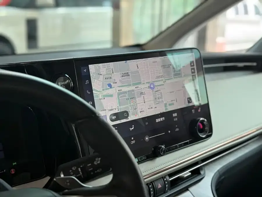 Lexus LM 2023 500h Six-seat Premium Edition 2024 — миниатюра 3