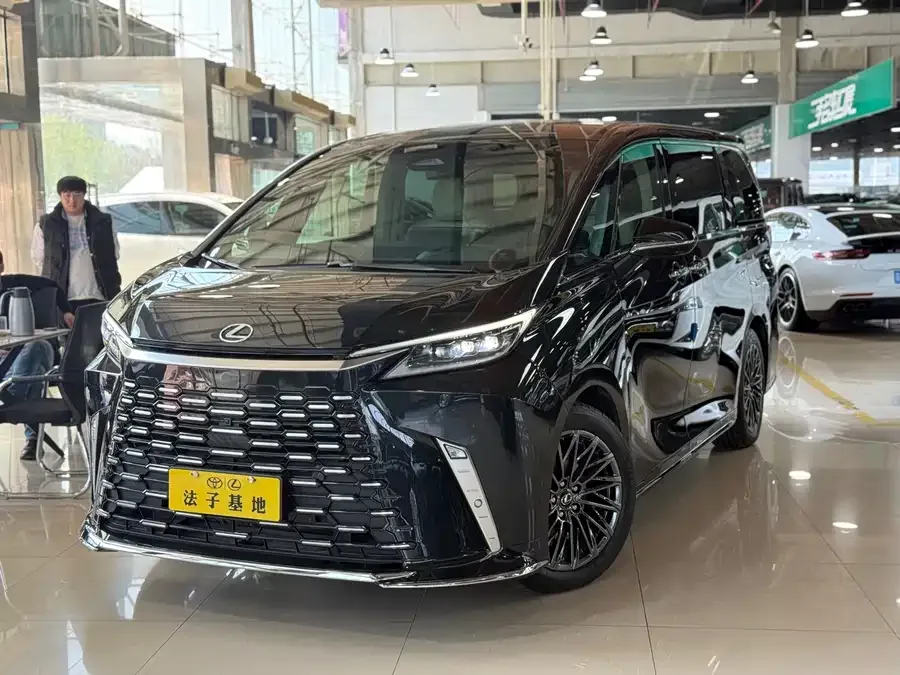 Lexus LM 2024