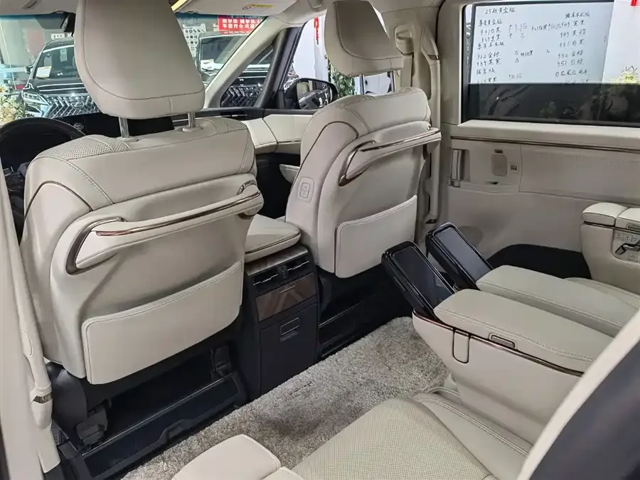 Lexus LM 2023 500h Six-seat Premium Edition 2024 — миниатюра 3