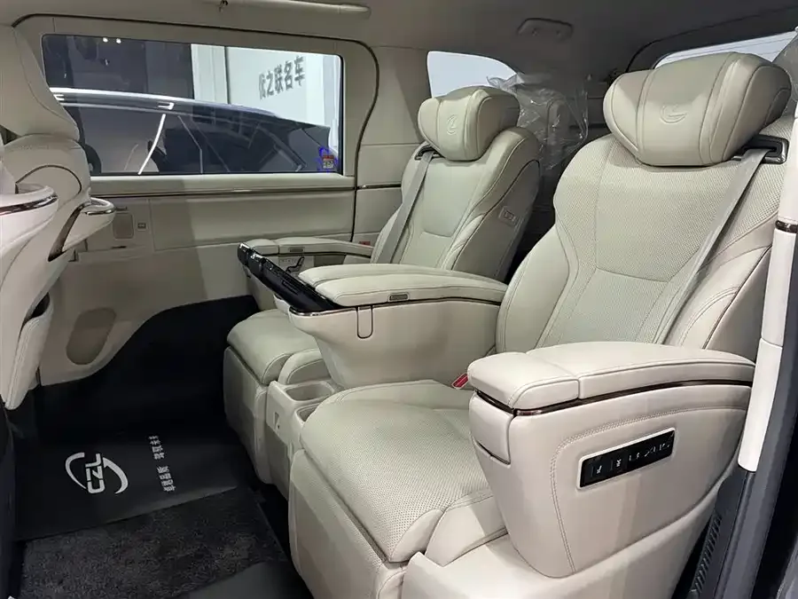 Lexus LM 2023 350h Seven-seat Elegant Edition 2024 — миниатюра 3