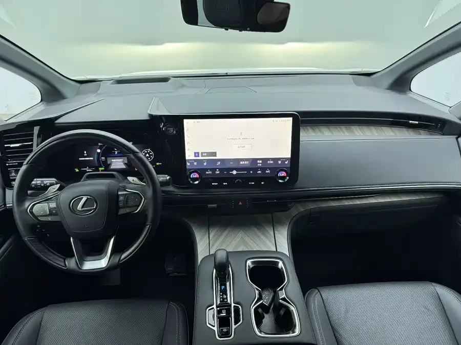 Lexus LM 2023 500h Six-seat Premium Edition 2024 — миниатюра 5