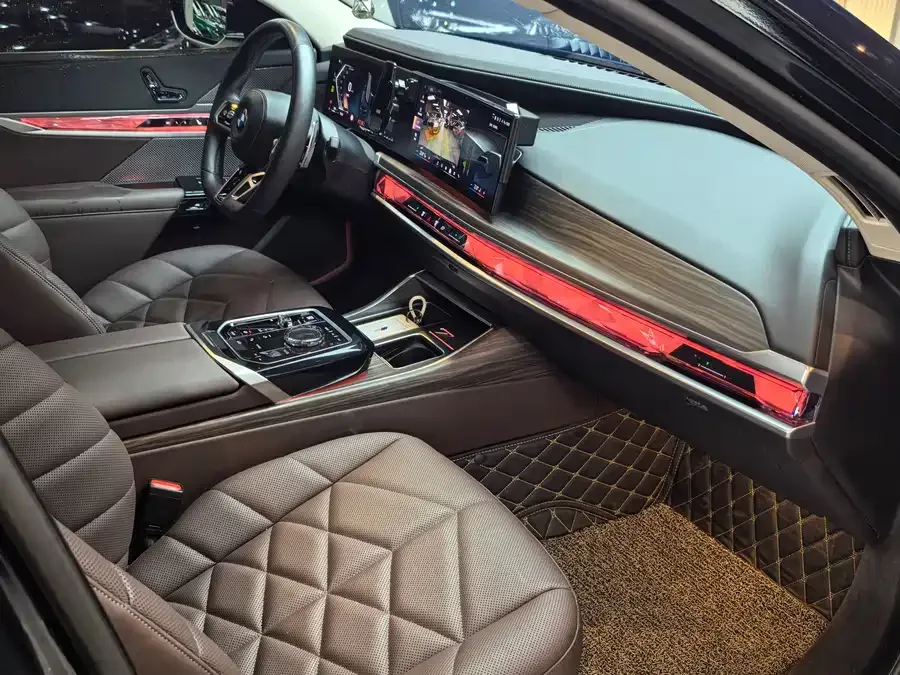 BMW 7 Series BMW 7 Series 2023 735Li M Sport Package 2024 — миниатюра 2