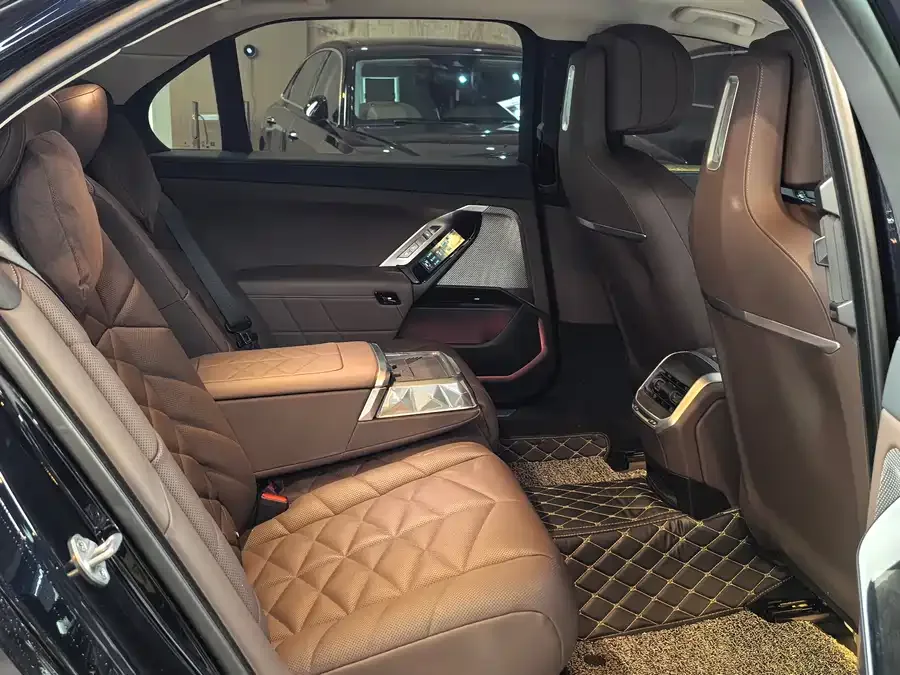 BMW 7 Series BMW 7 Series 2023 735Li M Sport Package 2024 — миниатюра 5