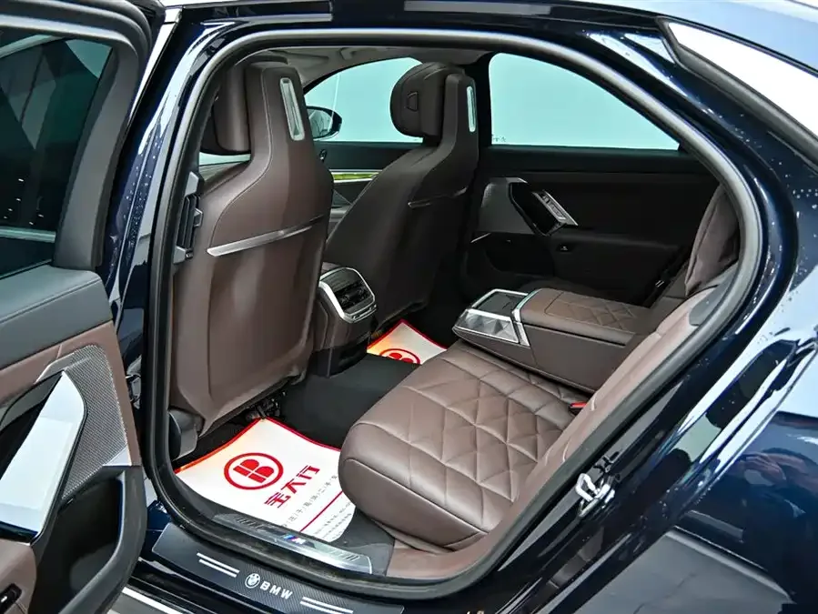 BMW 7 Series BMW 7 Series 2023 735Li M Sport Package 2024 — миниатюра 4