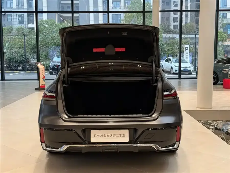 BMW 7 Series BMW 7 Series 2023 facelift 740Li exclusive luxury package 2025 — миниатюра 3