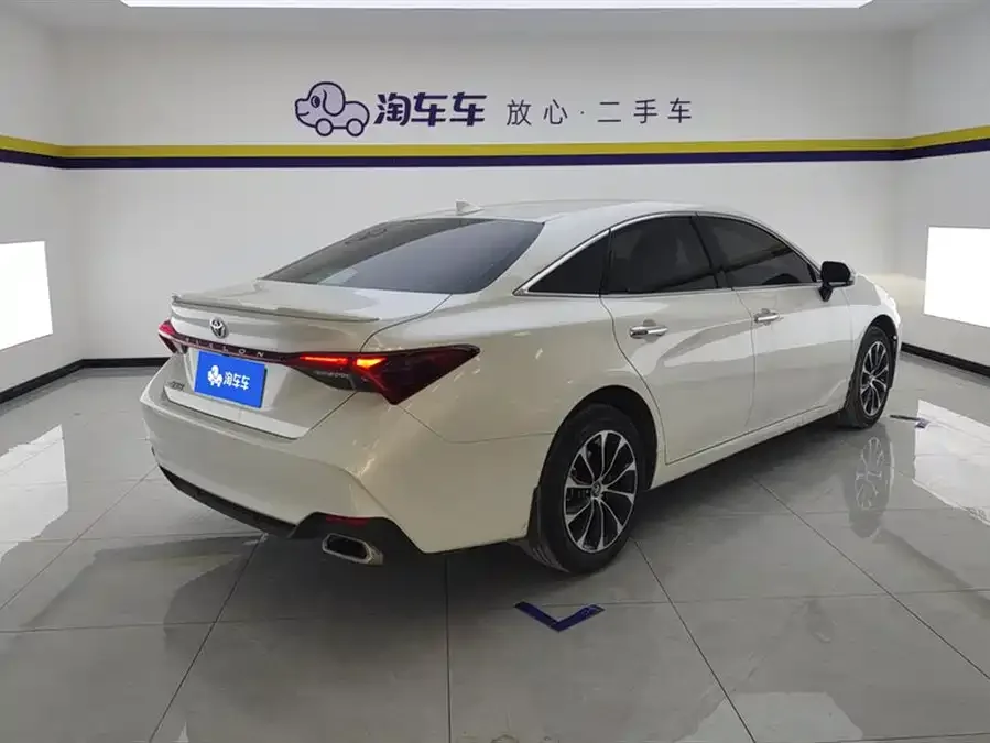 Toyota Avalon Asia Dragon 2022 2.0L Deluxe Edition 2023 — миниатюра 3