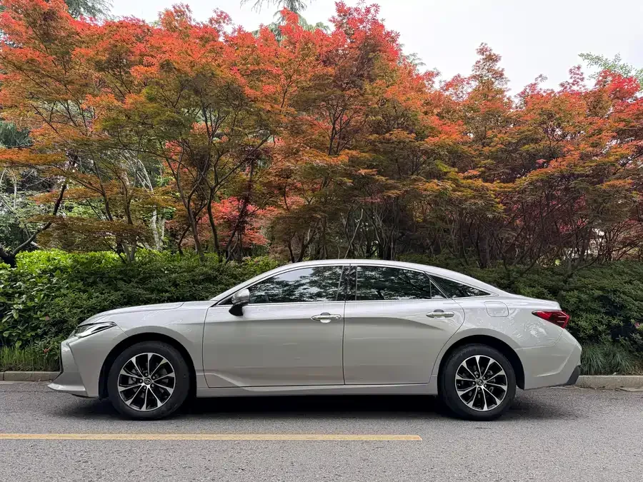 Toyota Avalon Avalon 2023 2.0L Luxury Edition 2024 — миниатюра 5