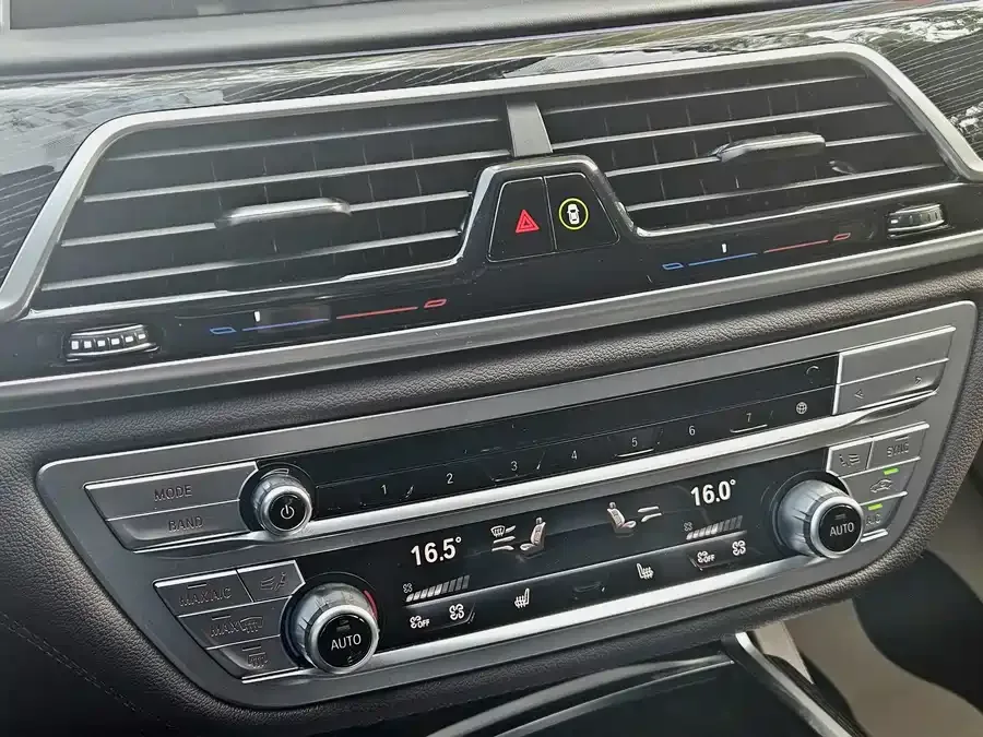 BMW 7 Series BMW 7 Series 2021 740Li Leading M Sport Package 2022 — миниатюра 4
