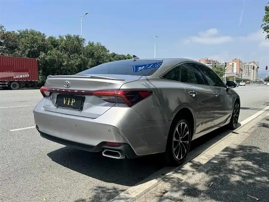 Toyota Avalon Asia Dragon 2022 2.5L Deluxe Edition 2022 — миниатюра 3