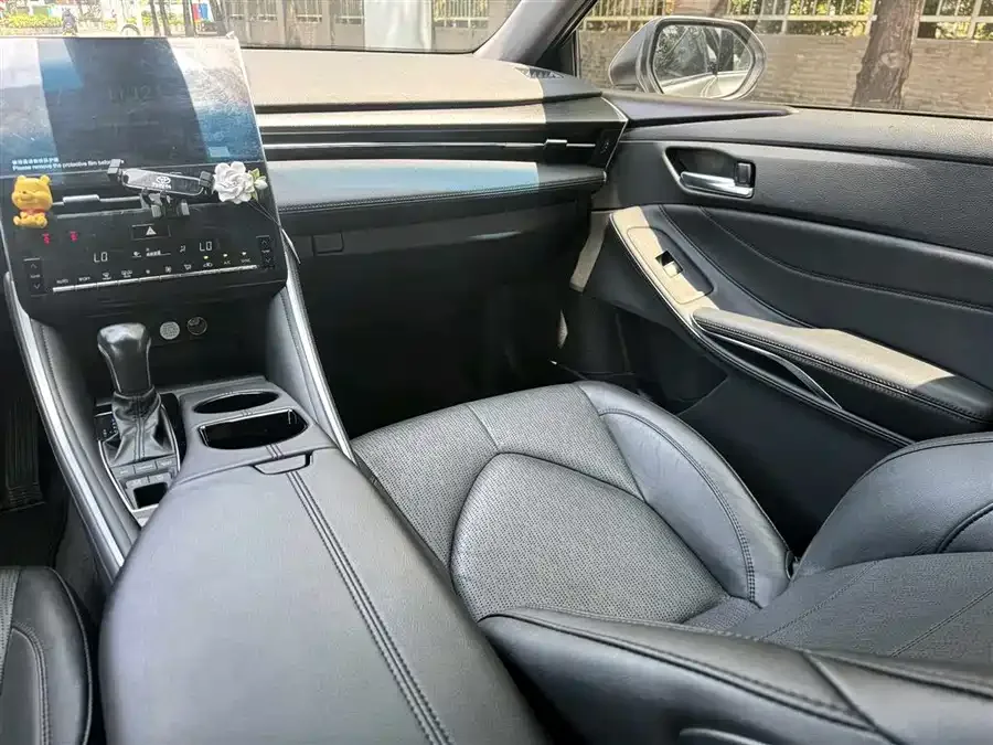 Toyota Avalon Asia Dragon 2022 2.5L Deluxe Edition 2022 — миниатюра 4
