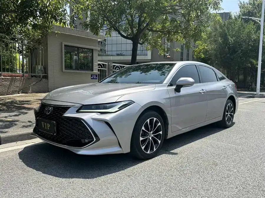 Toyota Avalon Asia Dragon 2022 2.5L Deluxe Edition 2022 — фото 1, купить с доставкой в Москву