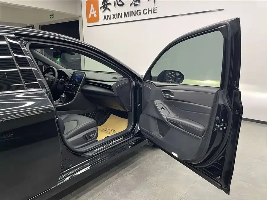 Toyota Avalon Asia Dragon 2022 2.5L Deluxe Edition 2022 — миниатюра 5