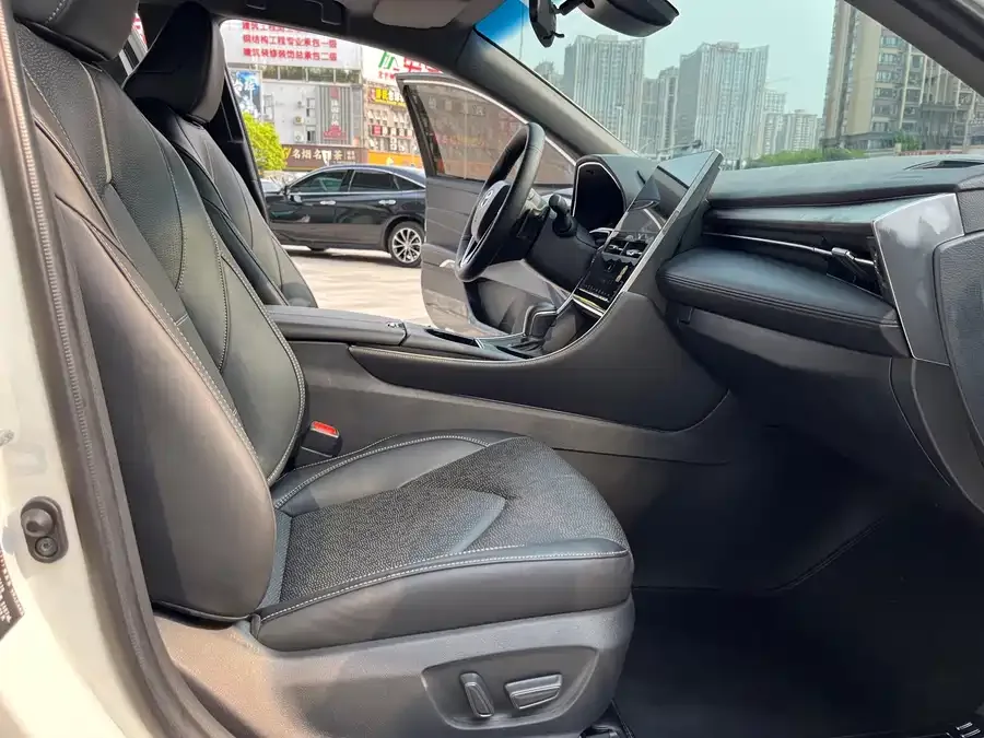Toyota Avalon Asia Dragon 2022 2.5L Deluxe Edition 2023 — миниатюра 4