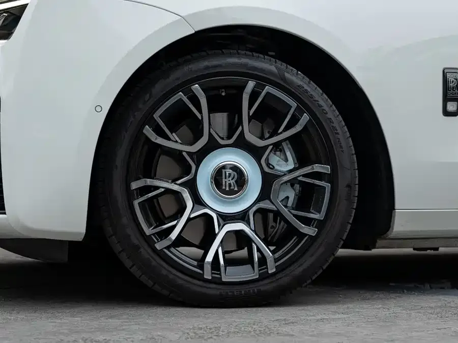 Rolls-Royce Ghost Ghost 2022 6.7T Black Badge 2023 — миниатюра 3