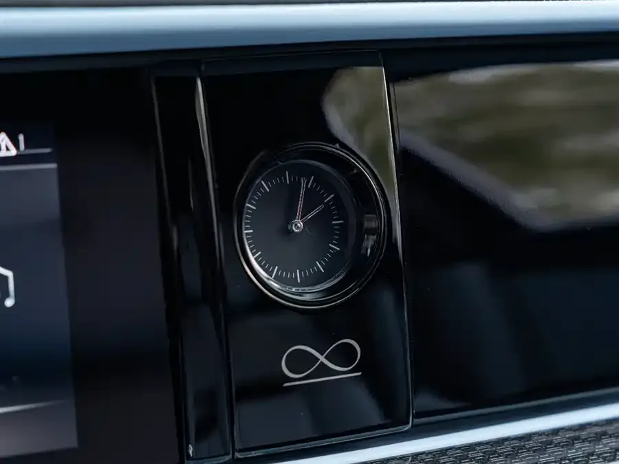 Rolls-Royce Ghost Ghost 2022 6.7T Black Badge 2023 — миниатюра 5