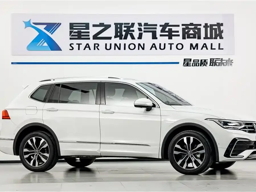 Volkswagen Tiguan L Tiguan L 2024 Outstanding Model 330TSI Automatic Two-Wheel Drive R-Line Dragon Glory Edition 2025 — миниатюра 2