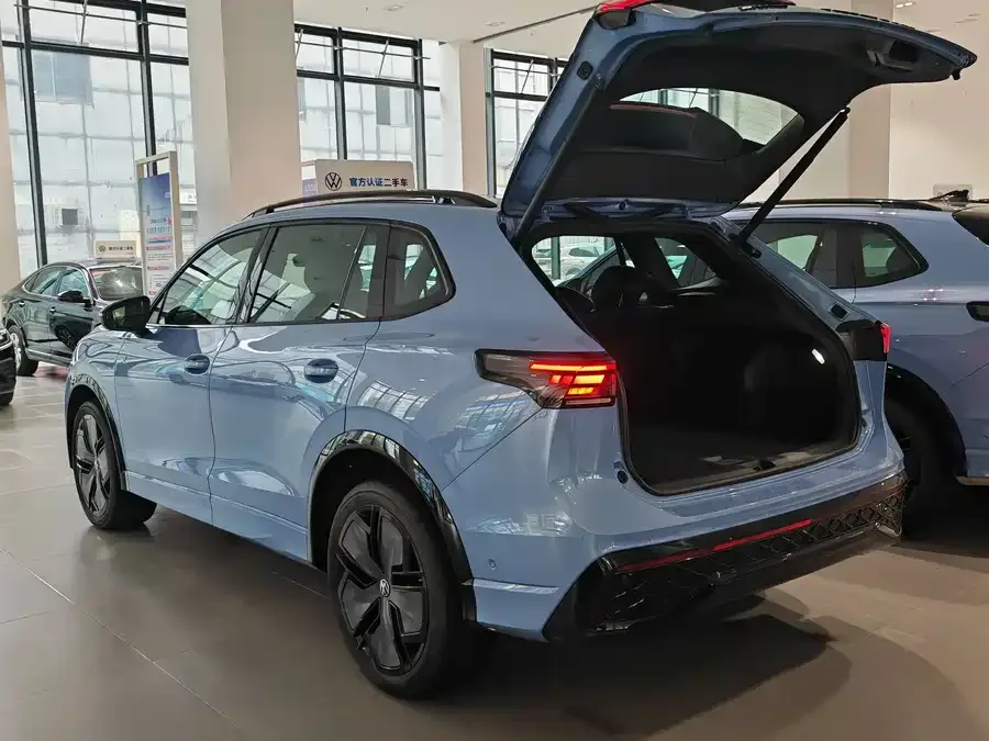 Volkswagen Tiguan L Tiguan L 2024 Pro 380TSI 4WD R-Line Smart Edition 2024 — миниатюра 4