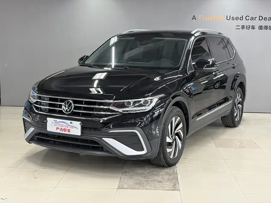Volkswagen Tiguan L Tiguan L 2023 facelift 330TSI automatic two-wheel drive intelligent version 2024 — фото 1, купить с доставкой в Москву