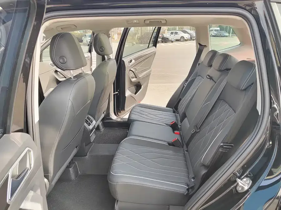 Volkswagen Tiguan L Tiguan L 2024 300TSI Automatic 2WD Smart Edition 2024 — миниатюра 5