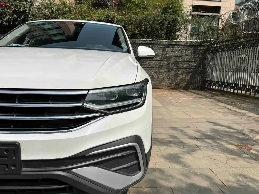 Volkswagen Tiguan L Tiguan L 2022 330TSI Automatic 2WD Comfort Edition 2022 — миниатюра 3