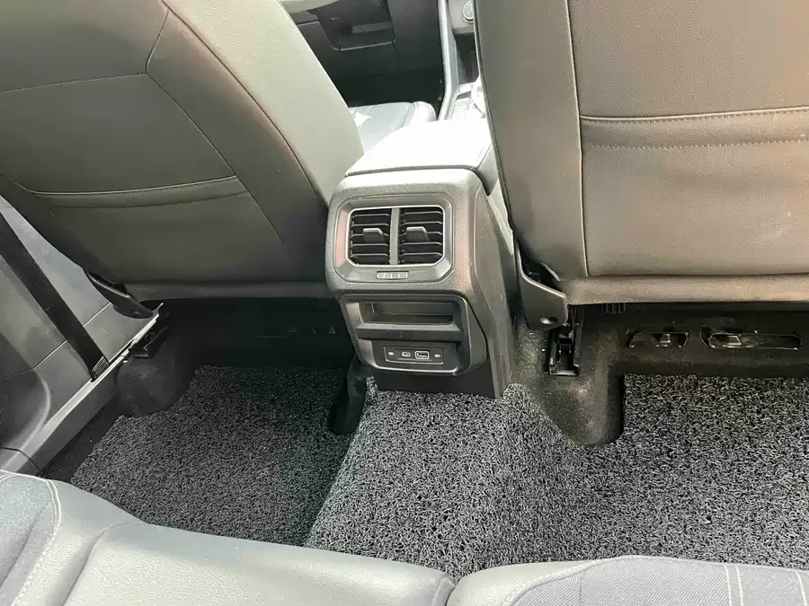Volkswagen Tiguan L Tiguan L 2022 330TSI Automatic 2WD Comfort Edition 2022 — миниатюра 5