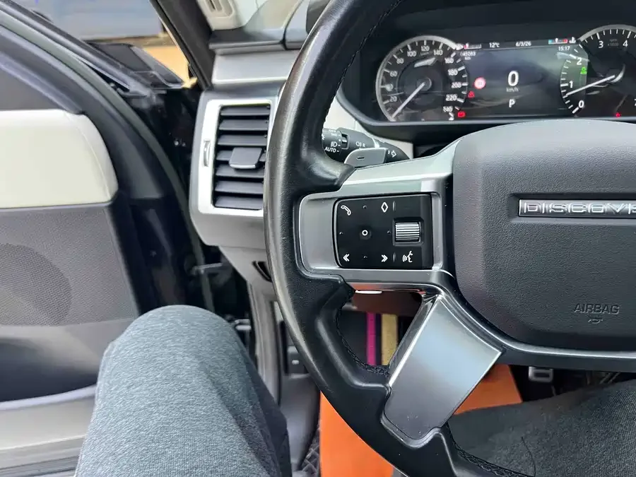 Land Rover finds Discover the 2023 360PS R-Dynamic S 2023 — миниатюра 4