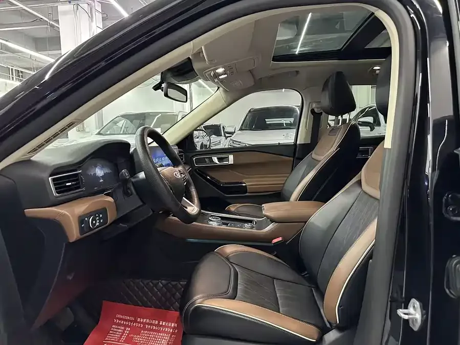 Ford Explorer Explorer 2023 EcoBoost 285 4WD Titanium Edition 7 Seaters 2023 — миниатюра 4