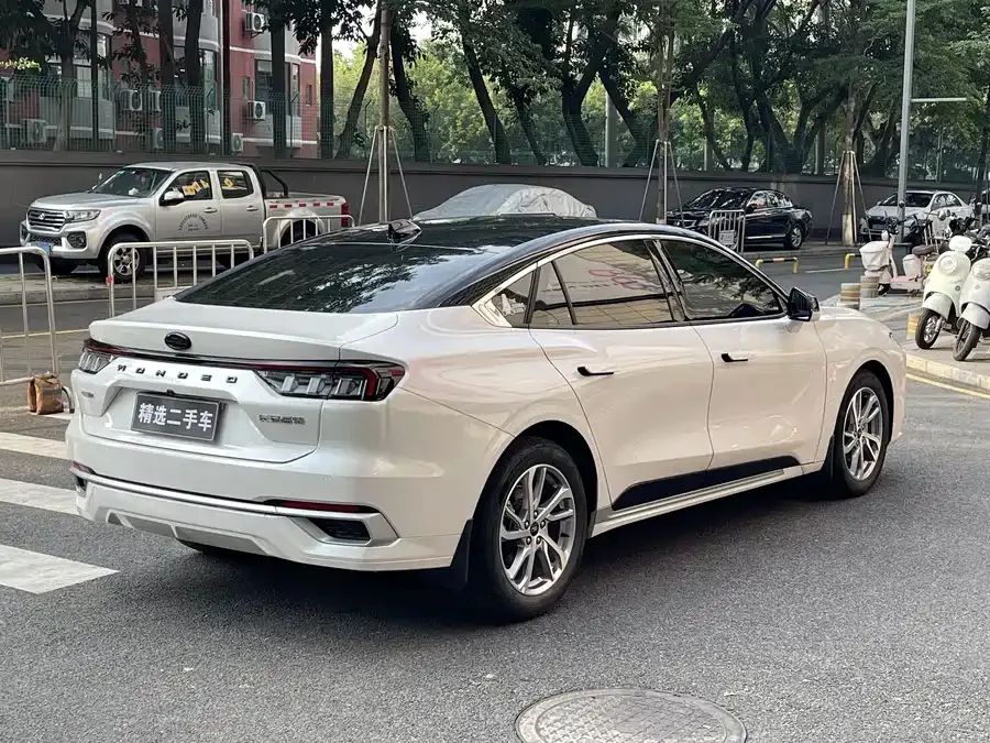 Ford Mondeo Mondeo 2022 facelift EcoBoost 245 luxury model 2022 — миниатюра 4