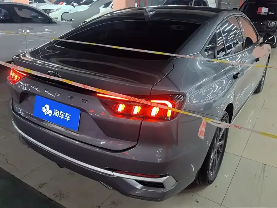 Ford Mondeo Mondeo 2025 2.0T EcoBoost Luxury Edition 2025 — миниатюра 3