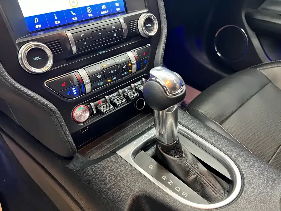 Ford Mustang 2021 Mustang 2.3T EcoBoost 2022 — миниатюра 4